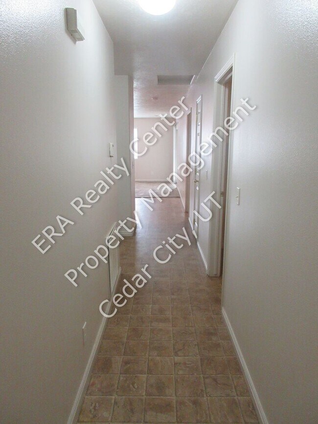 Foto del edificio - 3 Bedroom, 2 Bathroom Twin Home