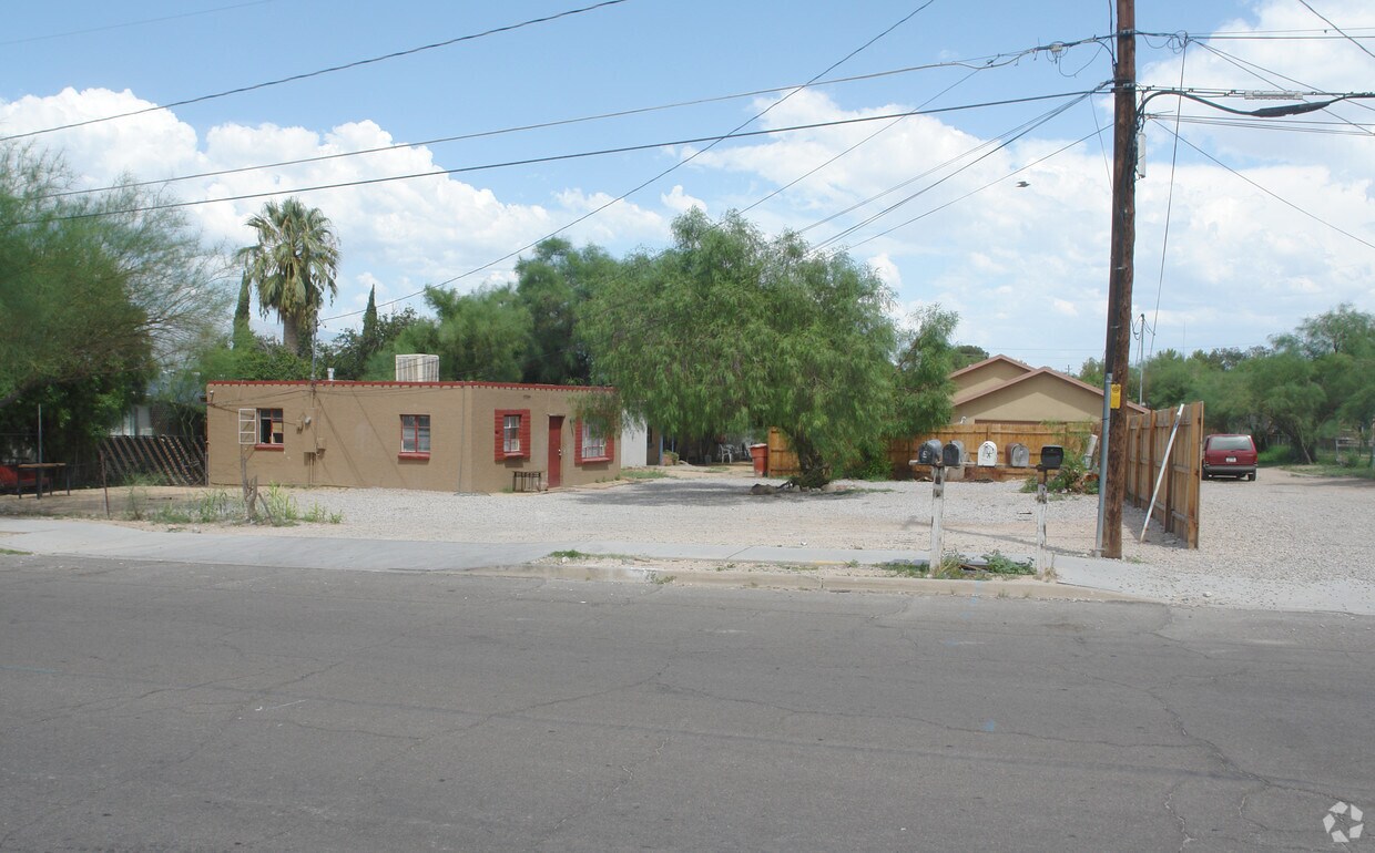 Building Photo - 2614 N Balboa Ave