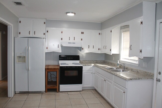 Building Photo - 849 Nantes Way