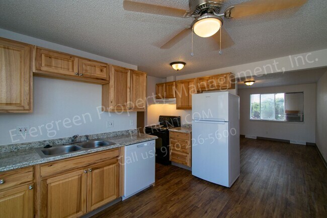 Foto del edificio - 4912 S Iowa Ave