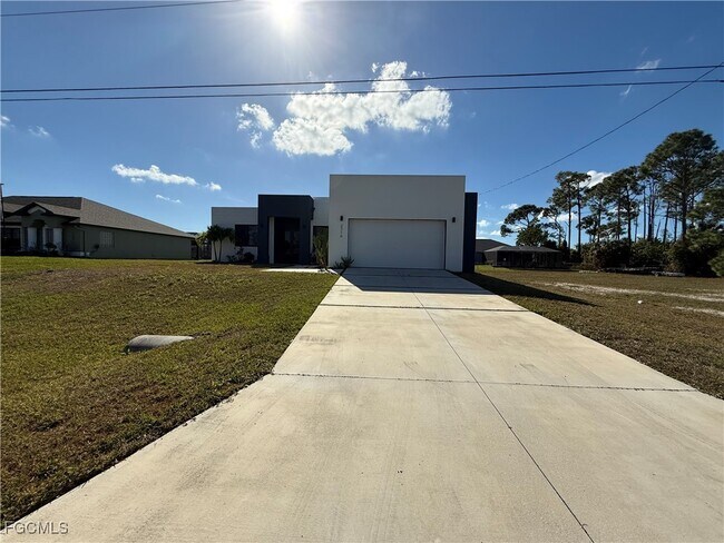 Foto del edificio - 2716 NW 22nd St