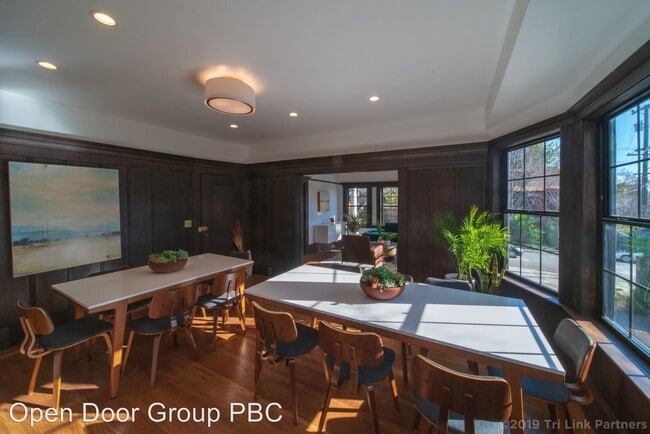 Building Photo - 2213-2215 Rose St