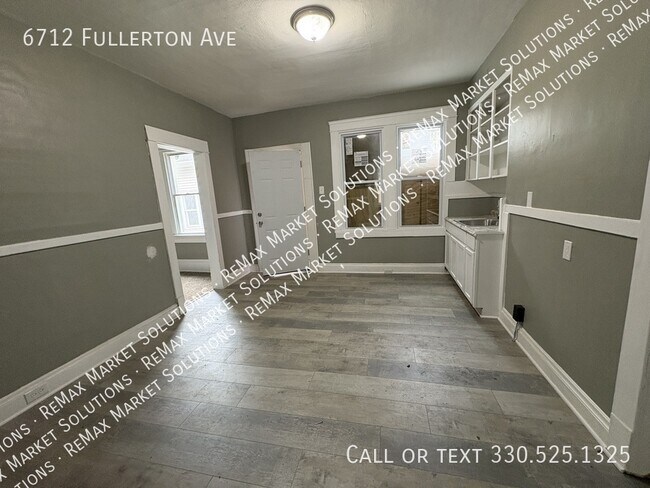 Foto del edificio - 6712 Fullerton Ave