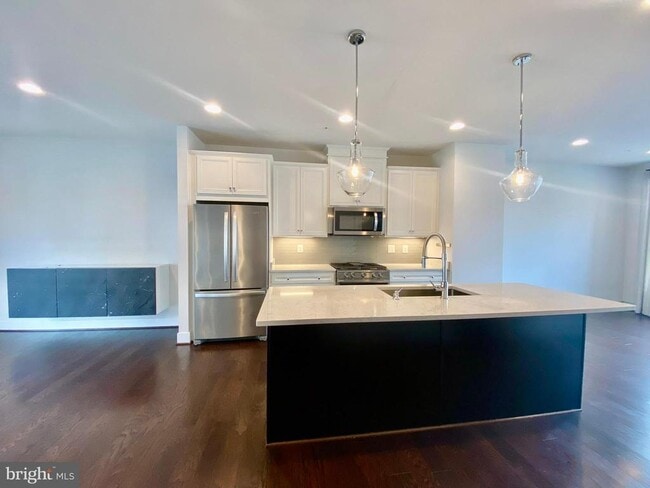 Foto del edificio - 5135 Longstone Way