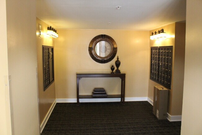 Foto del edificio - 301 S Reynolds St