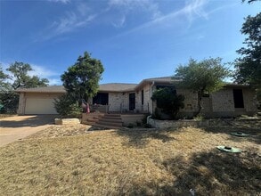 Building Photo - 1045 Hidden Hills Dr
