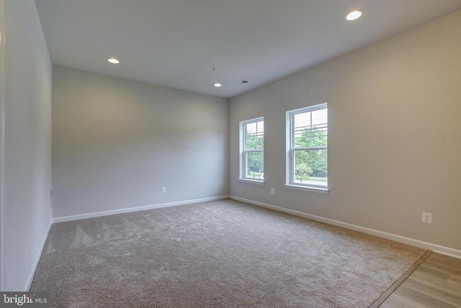 Building Photo - 14217 Travilah Rd