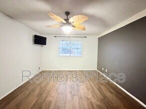 Building Photo - 6310 S 72nd E Pl