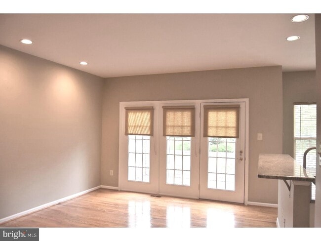 Foto del edificio - 339 Fieldstone Dr