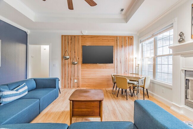 Foto del edificio - 411 NW Saddlebrook Dr