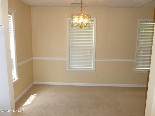 Foto del edificio - 302 Carlisle Ct