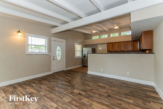 Building Photo - 1803 Layton Rd