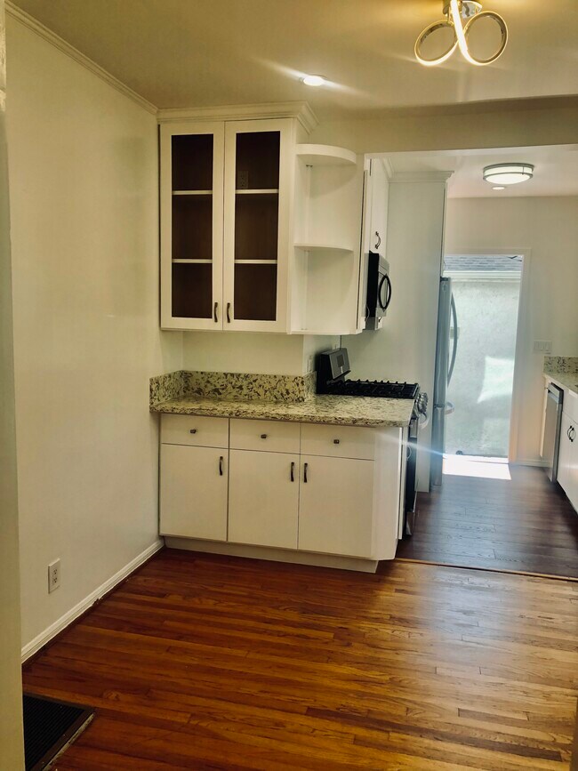 New Kitchen cabinets & counters - 1232 Devon Ave