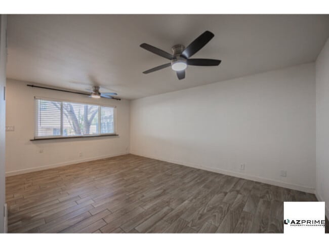Building Photo - Gracefully Nestled in Mesa's Historic Temp...