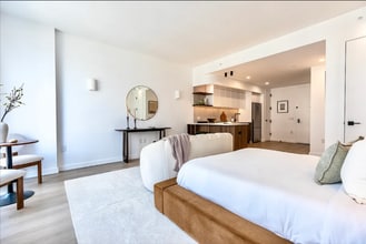 Building Photo - 953 Dean St