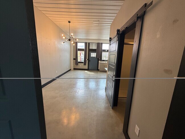 Foto del edificio - 475 S Hickory St