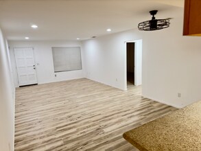 Building Photo - 1009 Nimrod Ct