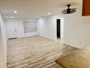 Building Photo - 1009 Nimrod Ct