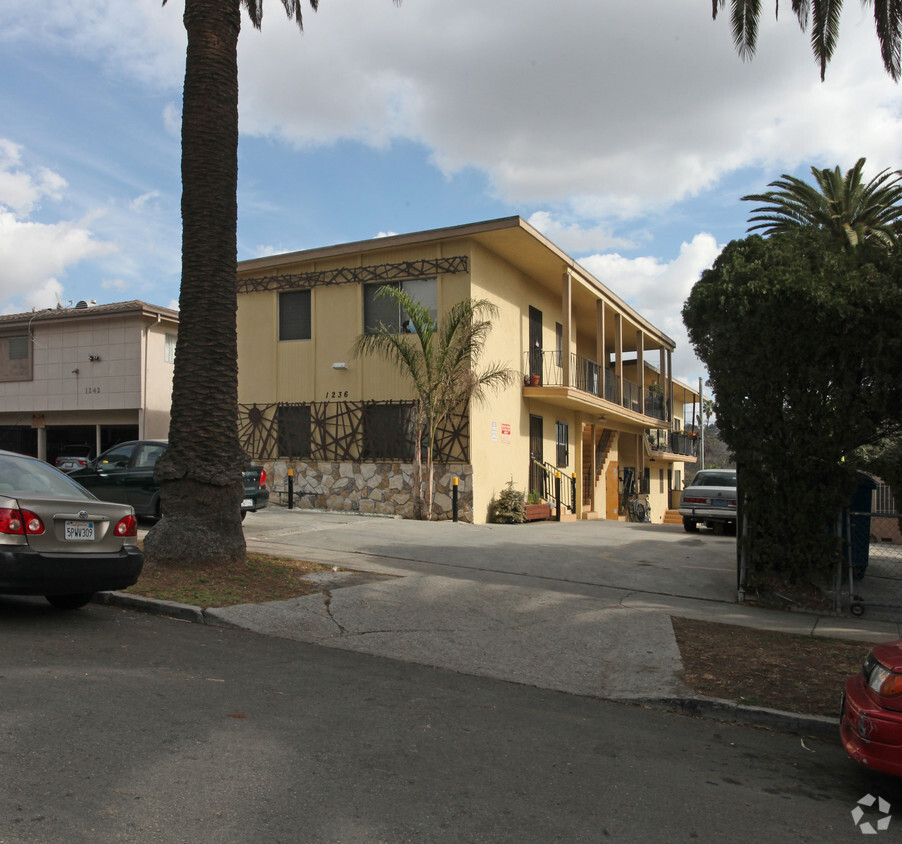 Primary Photo - 1236 N Westmoreland Ave