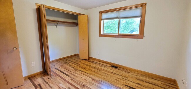 Foto del edificio - Gorgeous 4-bedroom home including a Two Car Garage and Spacious Backyard with a Shaded Patio