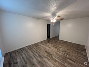 Building Photo - 407 Randy Blvd