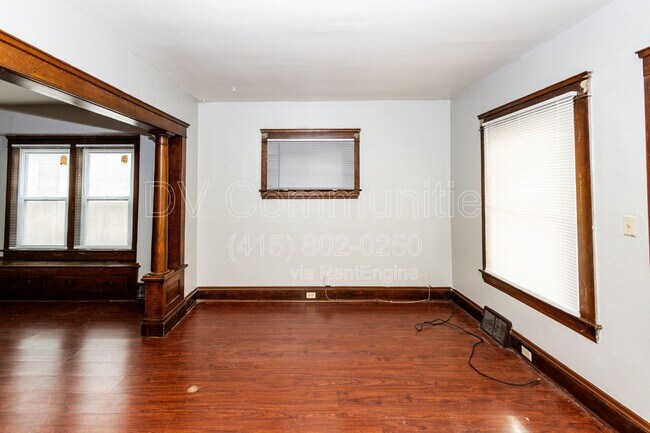 Foto del edificio - 3131 W 58th St