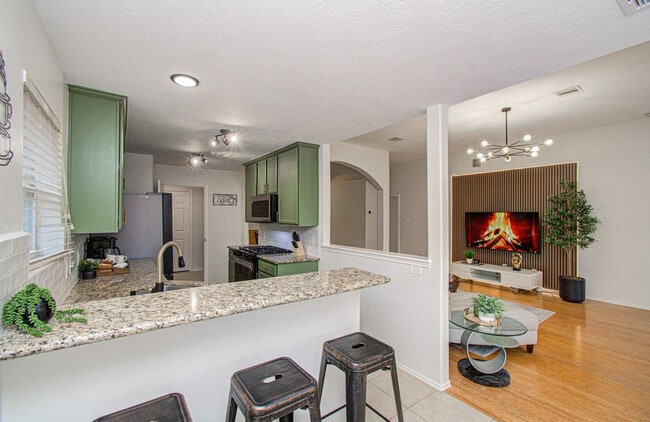 Foto del edificio - 7207 Crescent Mills Dr