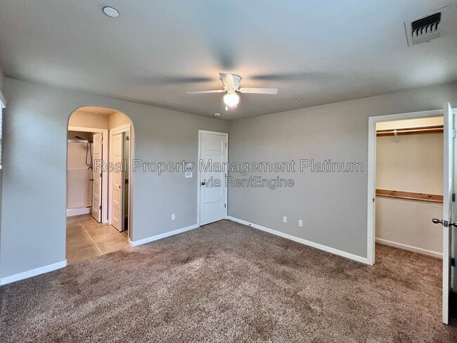 Building Photo - 1502 N Reunion Way