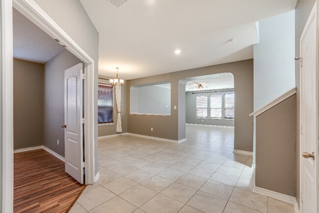 Building Photo - 8004 Expectation Dr