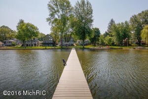 Foto del edificio - Luxury Lake Living