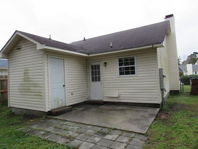 Foto del edificio - 2 BR 2 BA Duplex