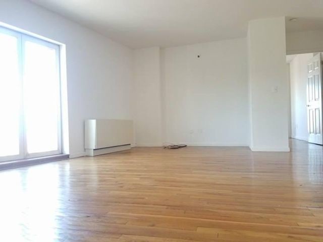 Foto principal - 101-24 Queens Blvd