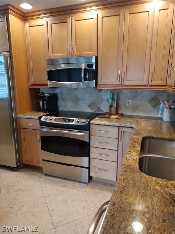 Building Photo - 975 9th Ave S