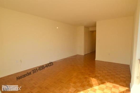 Building Photo - 300 E 29th St