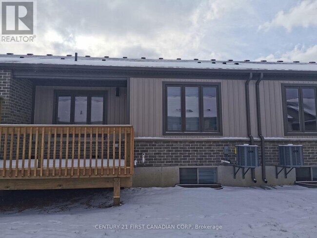 Building Photo - 745-745 Chelton Rd