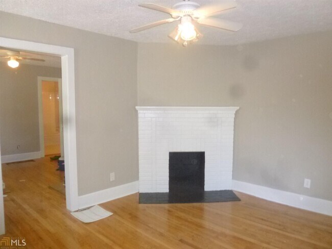 Foto del edificio - 225 Lowry St NE