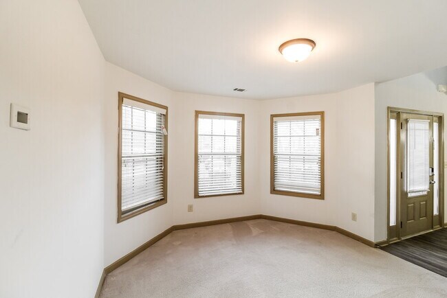 Foto del edificio - 3308 Sag Harbor Ct NE