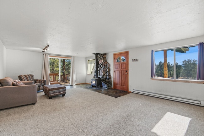 Building Photo - 77 Catamount Ln