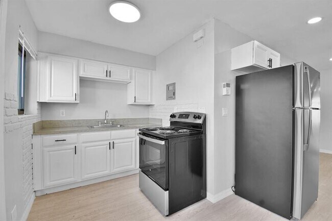 Foto del edificio - 6101 NW 9th Ct