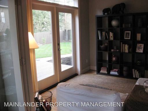 Building Photo - 23340 SW Redfern Pl