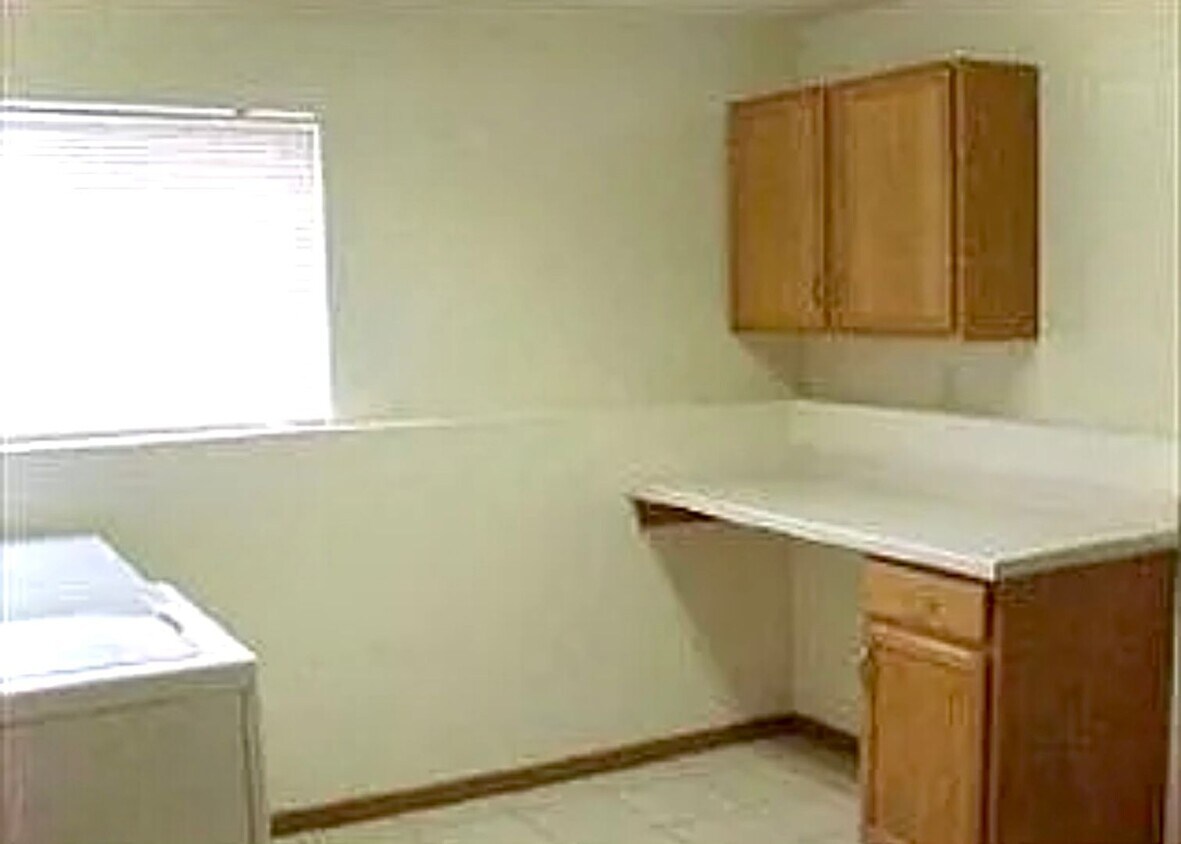 Building Photo - 13224-13226 44th Ave