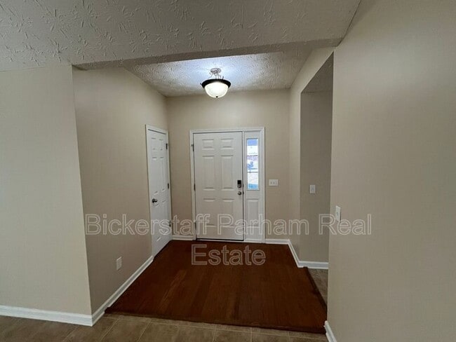 Foto del edificio - 14 Brentwood Dr