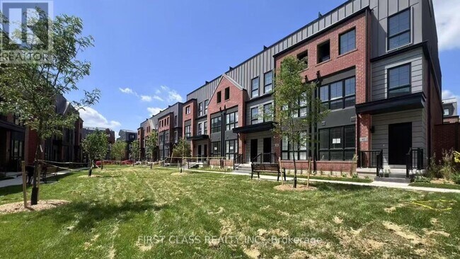 Building Photo - 118 Alton Cres