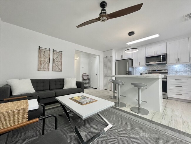 Building Photo - 1801 Huldy St