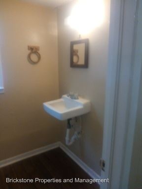 Building Photo - 5642 Windermere Dr