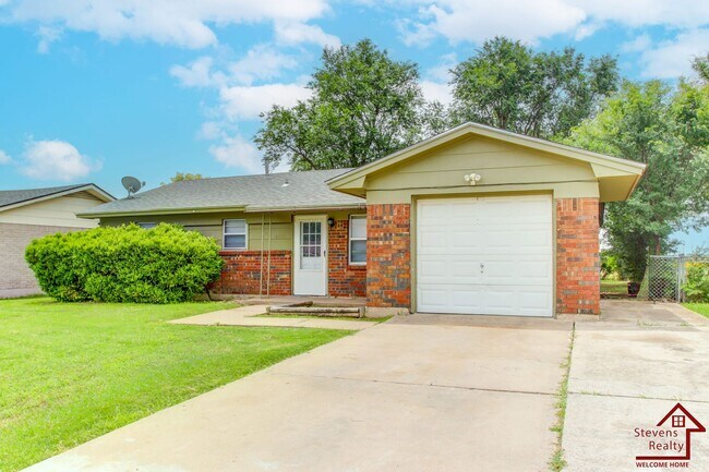 Building Photo - 4910 NW Pollard Ave