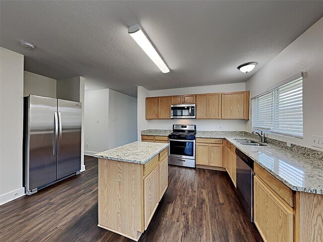 Building Photo - 820 Dragonfly Dr