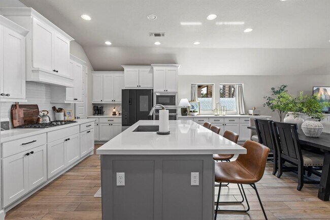 Building Photo - 313 Terrene Trl