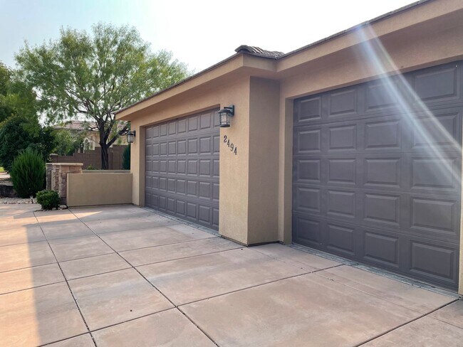 Building Photo - Great Home in LITTLE VALLEY!!!  Large yard...