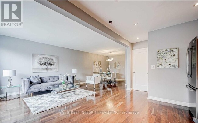 Building Photo - 416 Browndale Crescent